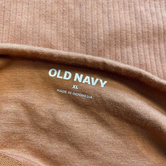 Old Navy Peach Halter Camisole Cropped Tank Size XL - Picture 3 of 7